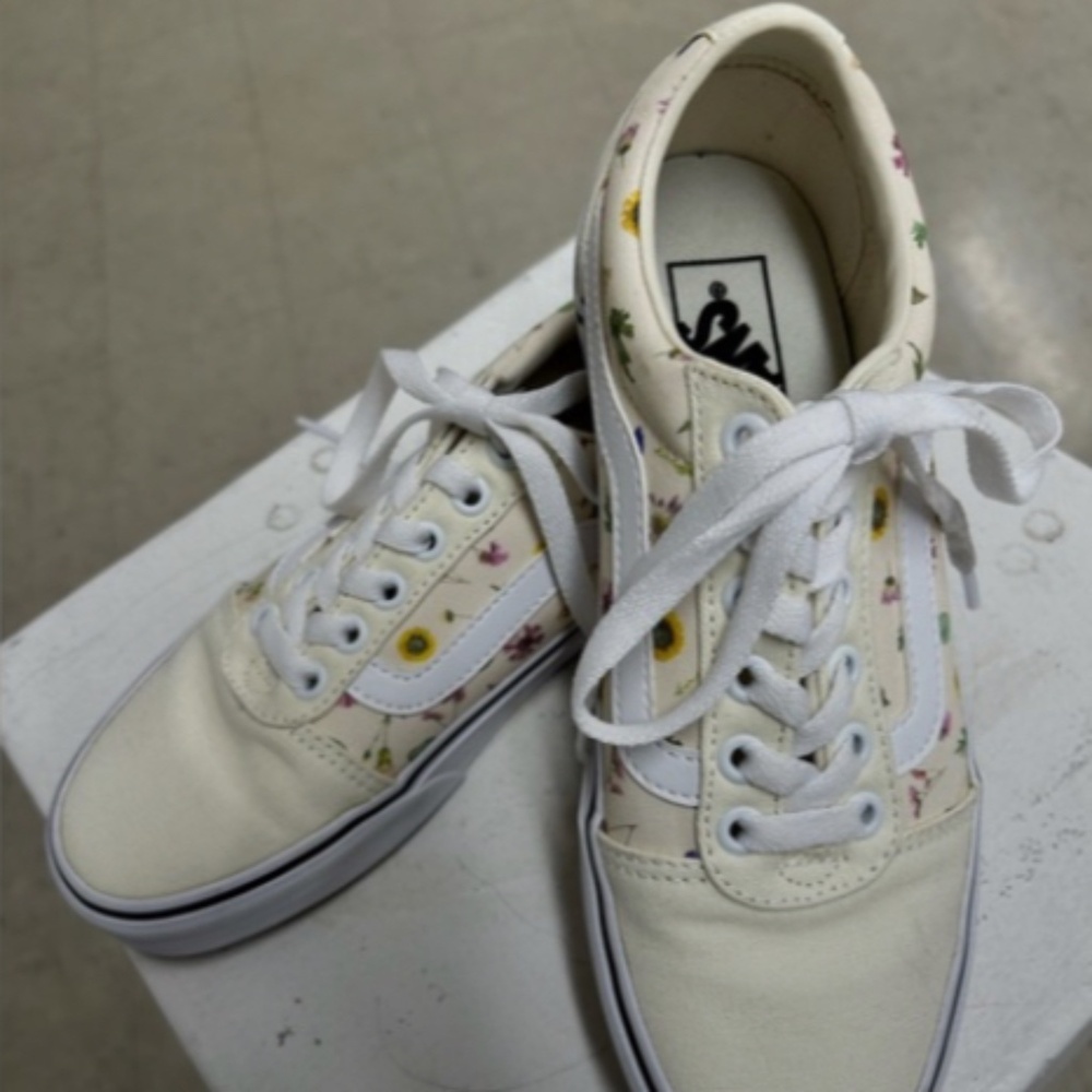 NEW Floral VANS Tennis Shoes  6.5 Colorful Cream White Pink Green Sneakers NIB